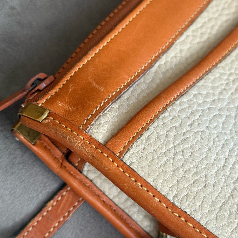 VINTAGE Dooney & Bourke Tan and Cream Genuine Leather Crossbody Bag - Picture 12 of 16